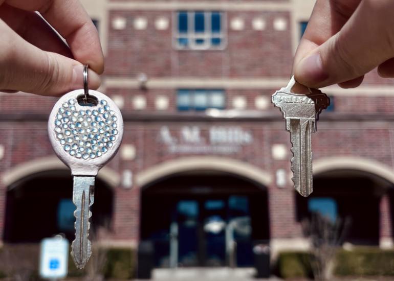 Campus Debate: Resident vs. Commuter Life